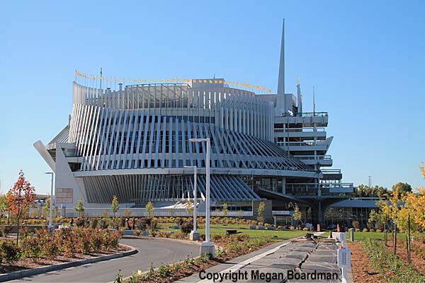 casino de montreal closest airport