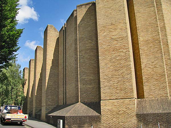 De Breyne & Hayward - Keble College