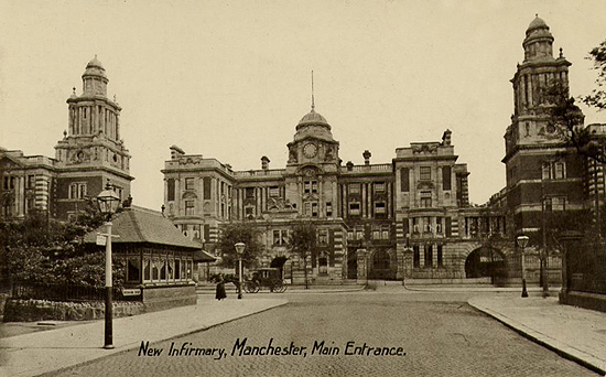 An old postcard showing the front gate of the Royal Infirmary on Oxford Road.