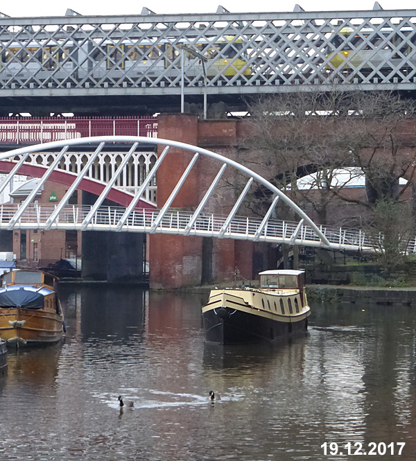 List 103+ Pictures where is this old merchants’ bridge Latest