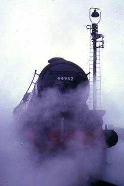 44932
                    Black 5 locomotive